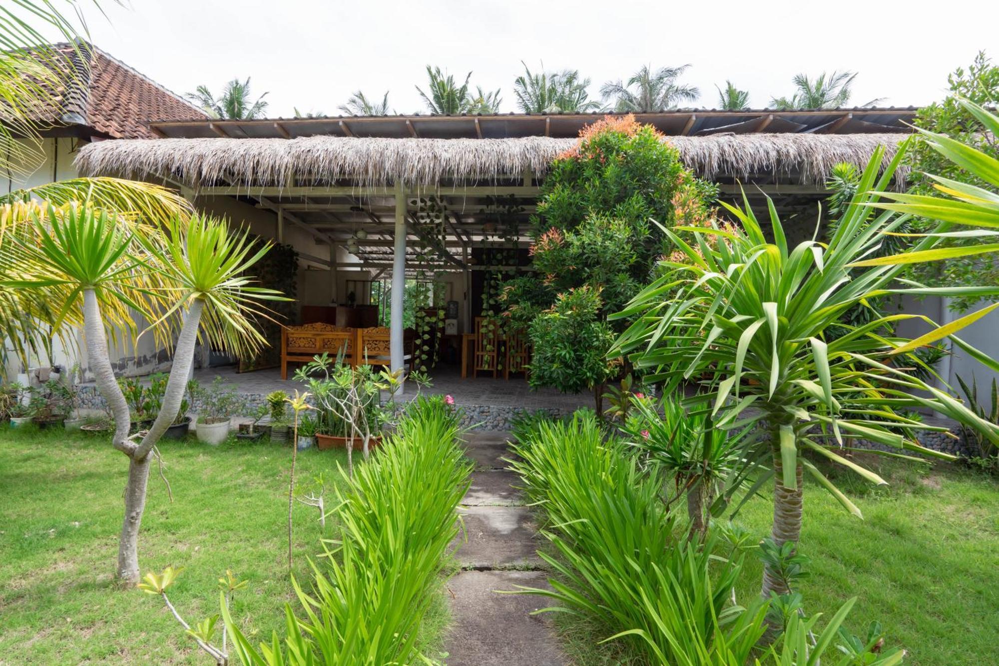 Omah Nusa Villa Redpartner Toyapakeh Exterior photo